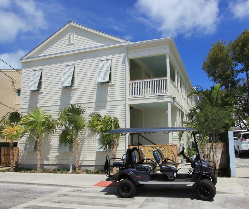 411 Bahama Street
Owner: Marquesa Hotel
/ Architects: Thomas E. Pope & 
Gavin Scarborough
/ Landscape Architect: Craig Reynolds
/ Builder: Mark Smith Construction